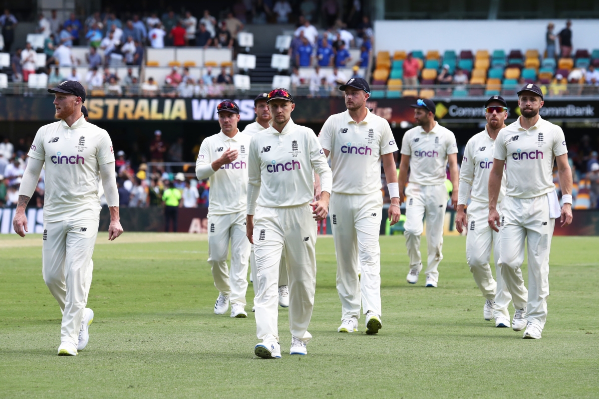 BT Sport forced to show Ashes first Test using ONE camera after Gabba power issue causes Fox Sports to lose live feed